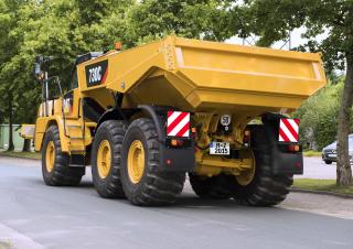 Autobasculante articulate Caterpillar 730