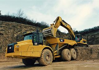 Autobasculante articulate Caterpillar 745