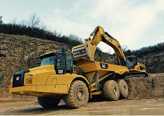 Autobasculante articulate Caterpillar 745