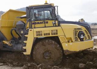 Autobasculante articulate Komatsu HM300-5E0
