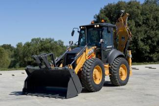 Buldoexcavatoare Case 695 ST