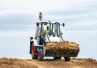 Buldoexcavatoare Bobcat B900