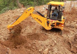 Buldoexcavatoare Bull HD96 4WD