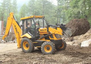 Buldoexcavatoare Bull HD96 4WD