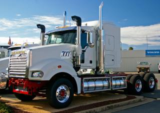 Camioane Capete tractor Mack Super-Liner FUSION CAB ECE29 ISX 525 6x4