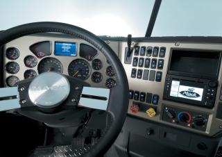Camioane Capete tractor Mack TITAN Day Cab MP10 8x4