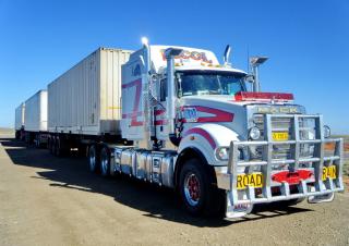 Camioane Capete tractor Mack TITAN Day Cab MP10 8x4