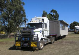 Camioane Capete tractor Mack TITAN Day Cab MP10 8x4