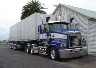 Camioane Capete tractor Mack TRIDENT Day Cab MP8 6x4