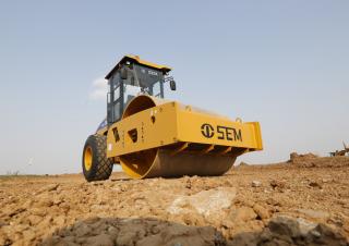 Cilindri Cilindri compactori cu un singur tambur SEM 512