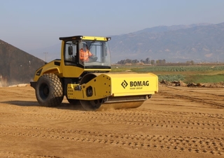 Cilindri Cilindri compactori cu un singur tambur Bomag BW 218 D-5 SL