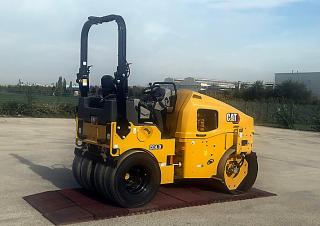 Cilindri Cilindri compactori în tandem Caterpillar CC4.0