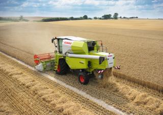 Combine agricole Claas Avero 240