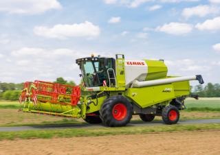 Combine agricole Claas Avero 240