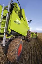 Combine agricole Claas Avero 240