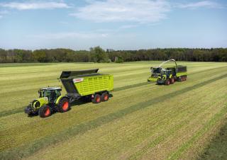Combine de recoltat furaje 4-WD Claas Jaguar 950