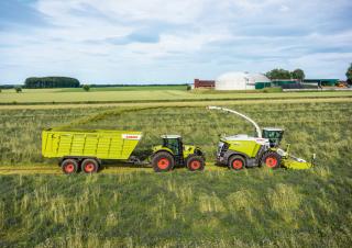 Combine de recoltat furaje 4-WD Claas Jaguar 950