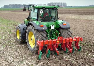 Cultivatoare Kverneland CLI 840