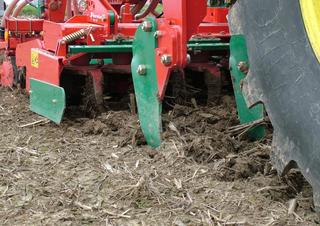 Cultivatoare Kverneland CLI 840