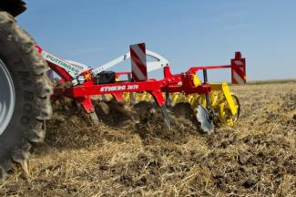 Cultivatoare Pöttinger Synkro 3020