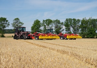 Cultivatoare Pöttinger Terria 4040