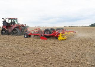 Cultivatoare Pöttinger Terria 6040