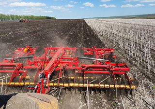 Cultivatoare Väderstad TopDown 900