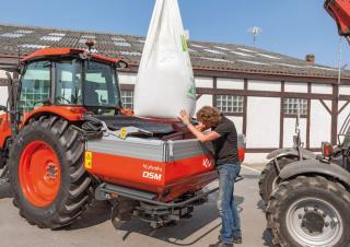 Tehnologii pentru dejecții și gunoi de grajd Distribuitoare de îngrășăminte Kubota DSM 2000 hydr. 