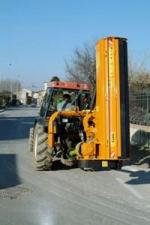 Echipamente de mentenanță pentru sezonul cald/vară Echipamente de cosit în pantă Berti TA 220