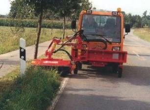 Echipamente de mentenanță pentru sezonul cald/vară Echipamente de cosit în pantă Dücker UNA 200 TMK 10