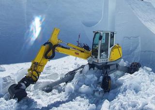 Excavatoare mobile Menzi M220