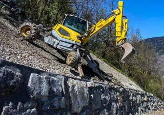 Excavatoare mobile Menzi M335