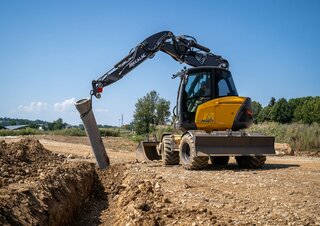 Excavatoare pe roți Mecalac 15MWR