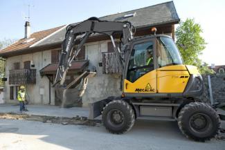 Excavatoare pe roți Mecalac 714 MW e