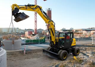 Excavatoare pe roți Yanmar B 110 PB