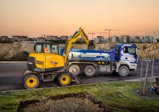Excavatoare pe roți Yanmar B 75 2PB