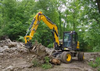 Excavatoare pe roți Yanmar B 95 MB
