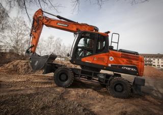Excavatoare pe roți Doosan DX210W-5