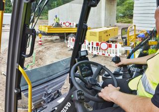 Excavatoare pe roți Volvo EW180E
