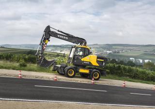 Excavatoare pe roți Volvo EW180E