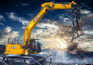 Excavatoare pe șenile JCB 220X LC