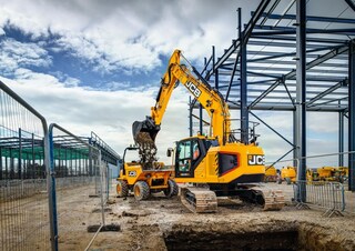 Excavatoare pe șenile JCB 245XR