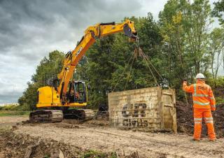 Excavatoare pe șenile JCB 245XR