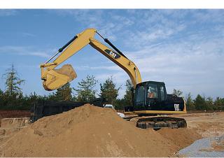 Excavatoare pe șenile Caterpillar 318D2 L