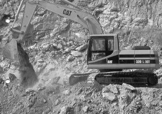 Excavatoare pe șenile Caterpillar 320 L