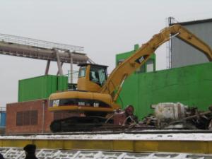 Excavatoare pe șenile Caterpillar 325 C MH
