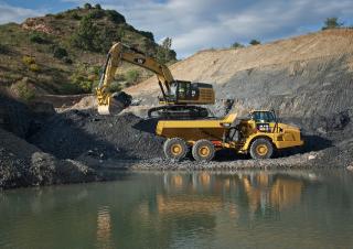 Excavatoare pe șenile Caterpillar 352F XE