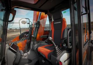 Excavatoare pe șenile Doosan DX140LCR-3