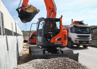 Excavatoare pe șenile Doosan DX140LCR-5