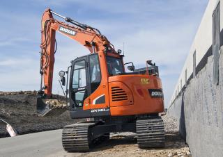 Excavatoare pe șenile Doosan DX140LCR-5